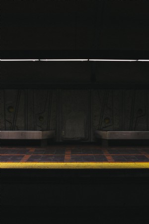 Faible luminosité sur la plate-forme de métro Photo 