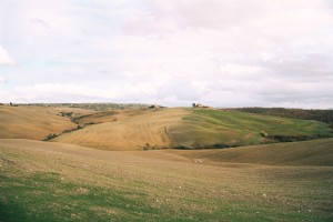 Une maison à l horizon de la photo de paysage italien 