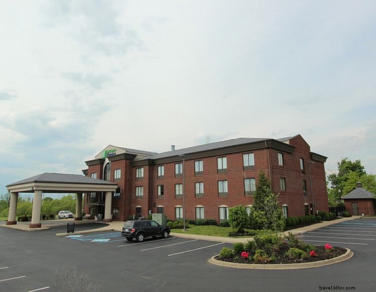 Holiday Inn Express &Suites (Shelbyville) 