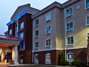 Holiday Inn Express &Suites Savannah - Midtown 