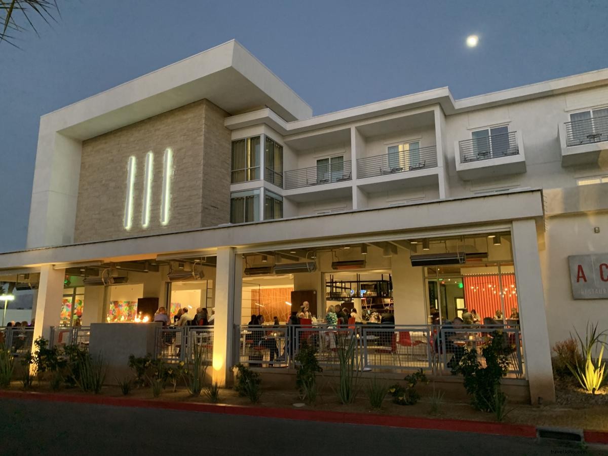 Bocados al aire libre:patios perfectos para cenar al aire libre en Greater Palm Springs 