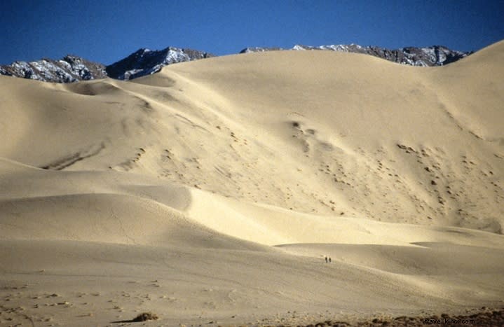 カリフォルニアの神秘的な砂丘 