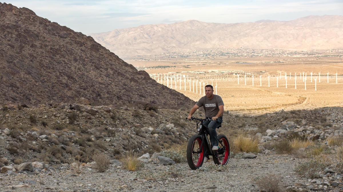 Faites du vélo à travers le Grand Palm Springs 