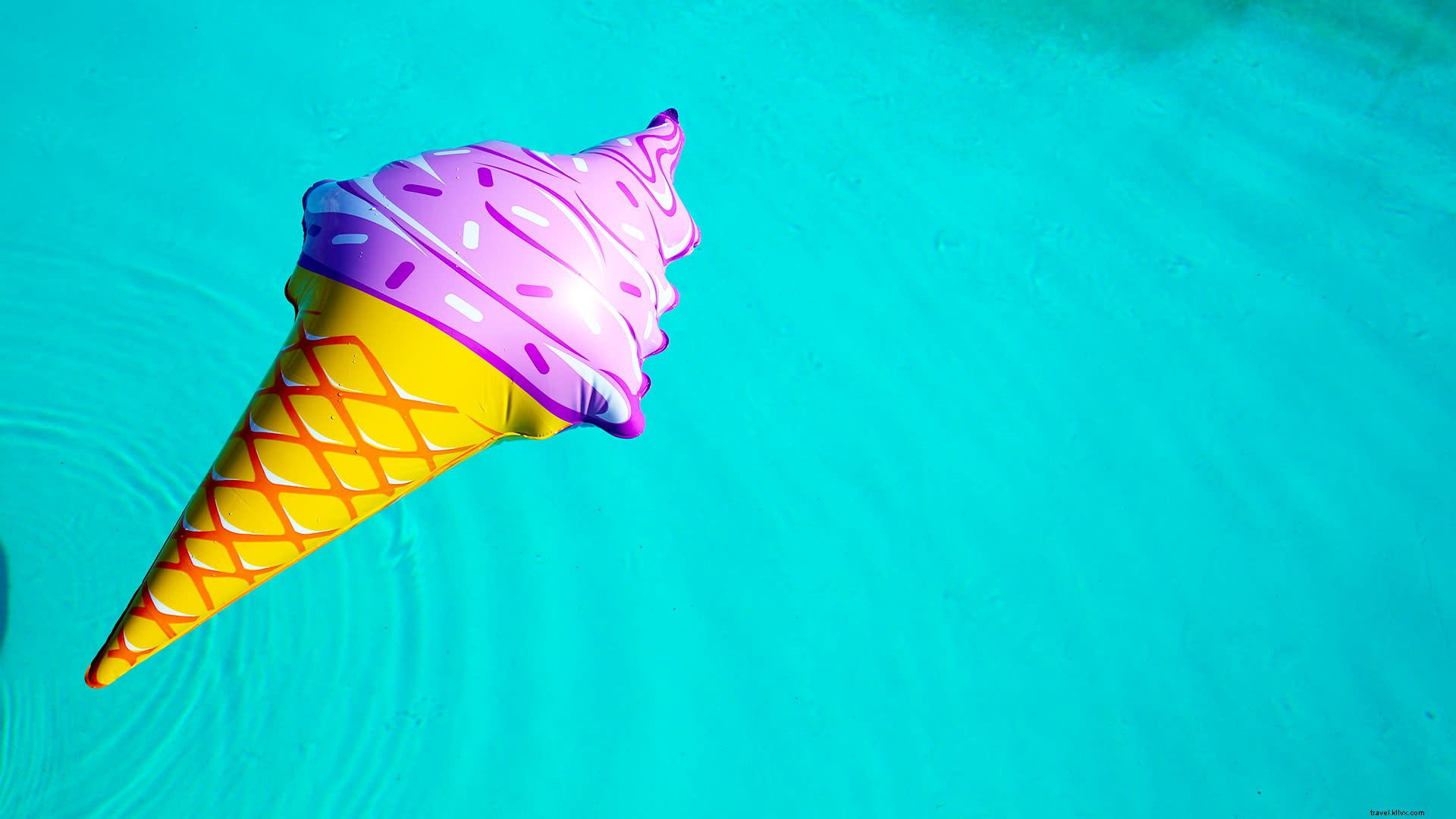 10 acessórios indispensáveis ​​para festas na piscina para o verão 