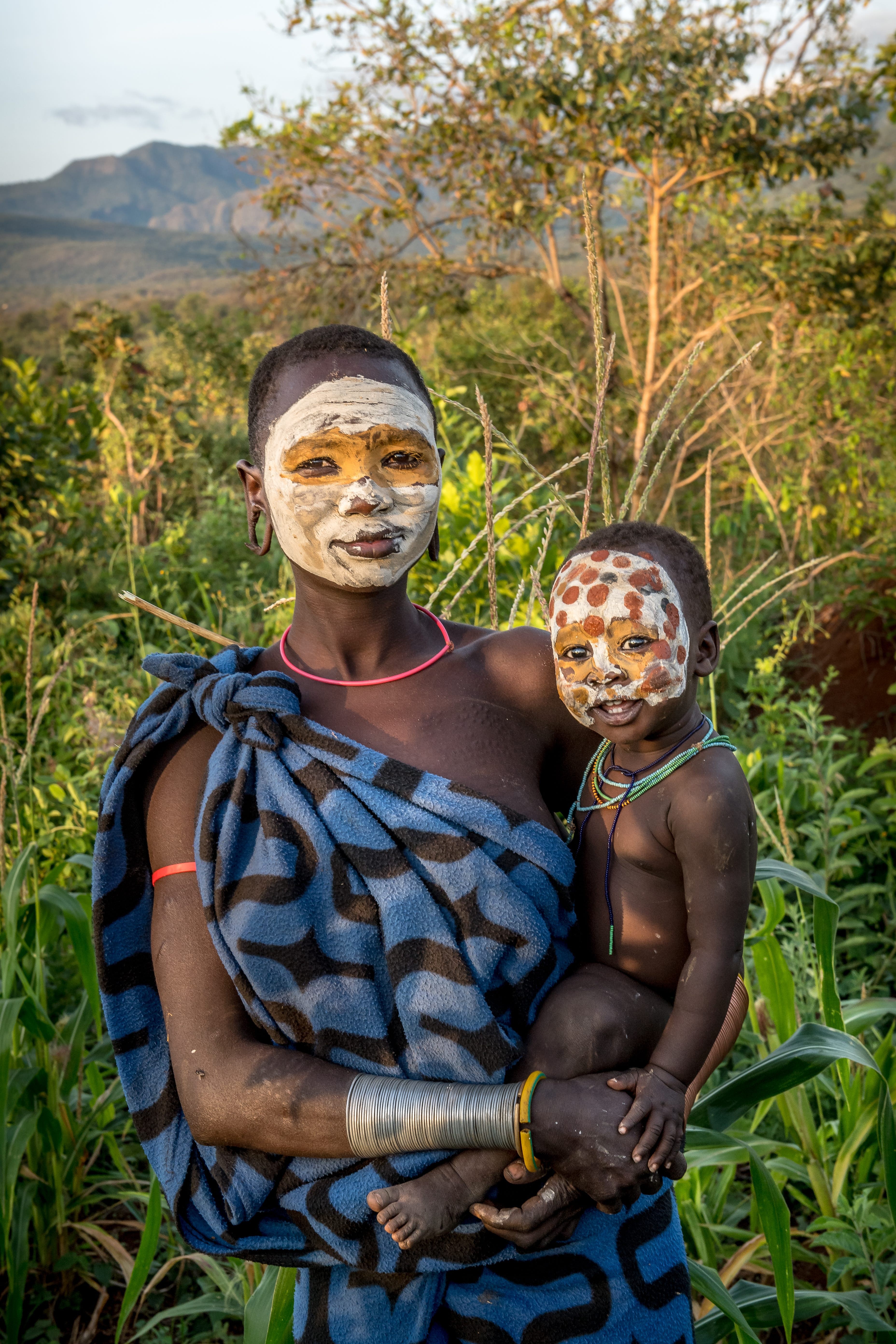Vea las increíbles fotos de tribus africanas remotas capturadas por una enfermera de primera línea de COVID 