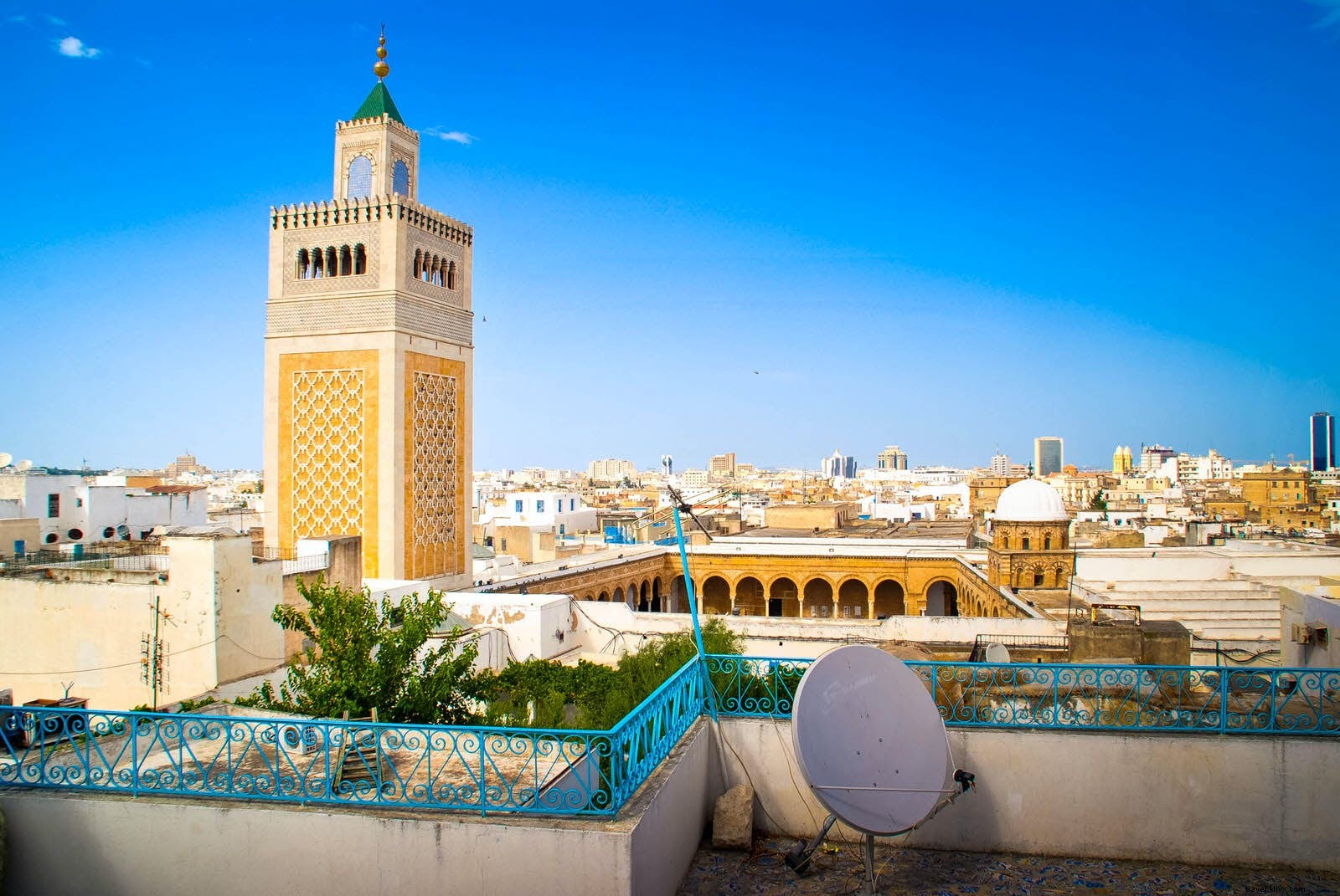 Medina berkelok-kelok:menjelajahi kota bertembok tua di jantung Tunis 
