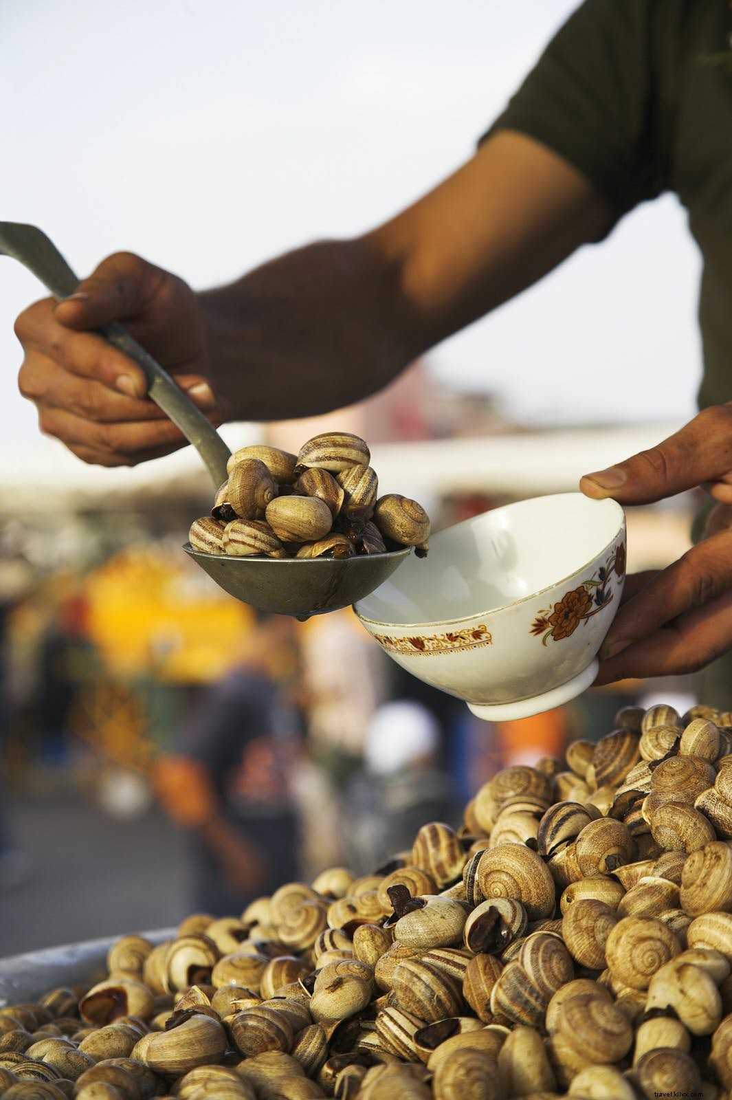 Di mana menemukan makanan jalanan terbaik di Maroko? 