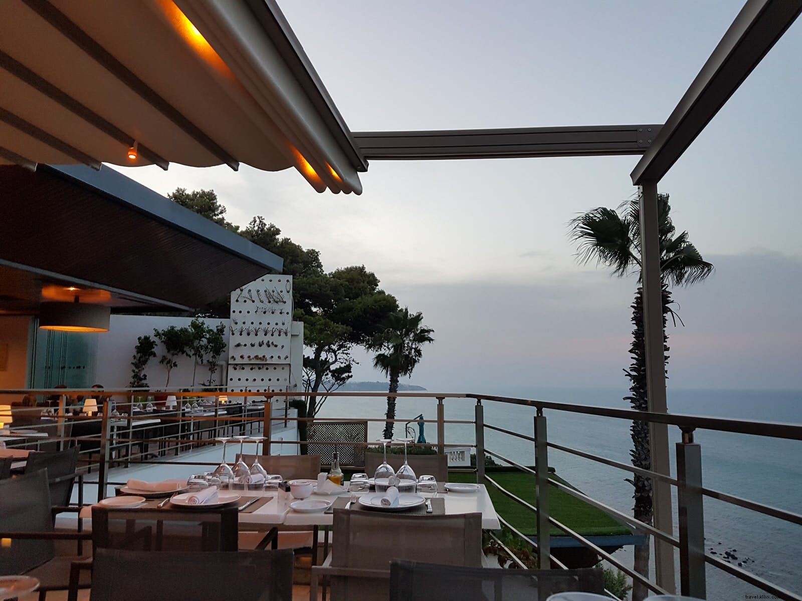 Makan malam dengan pemandangan:tempat makan di luar ruangan di Tunis 