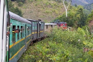 Voyager dans le train lent de Madagascar 