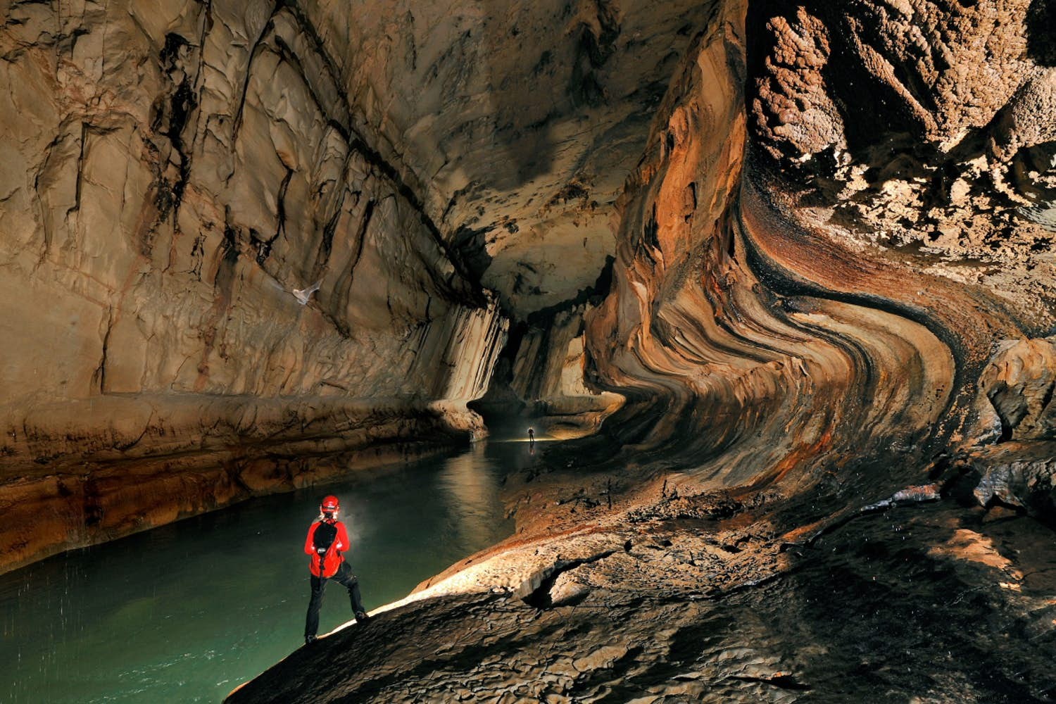 Rencontrez un voyageur :Robbie Shone, explorateur de grottes et photographe 