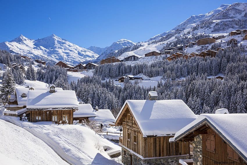 永遠の冬：一年中毎月スキーをする場所 