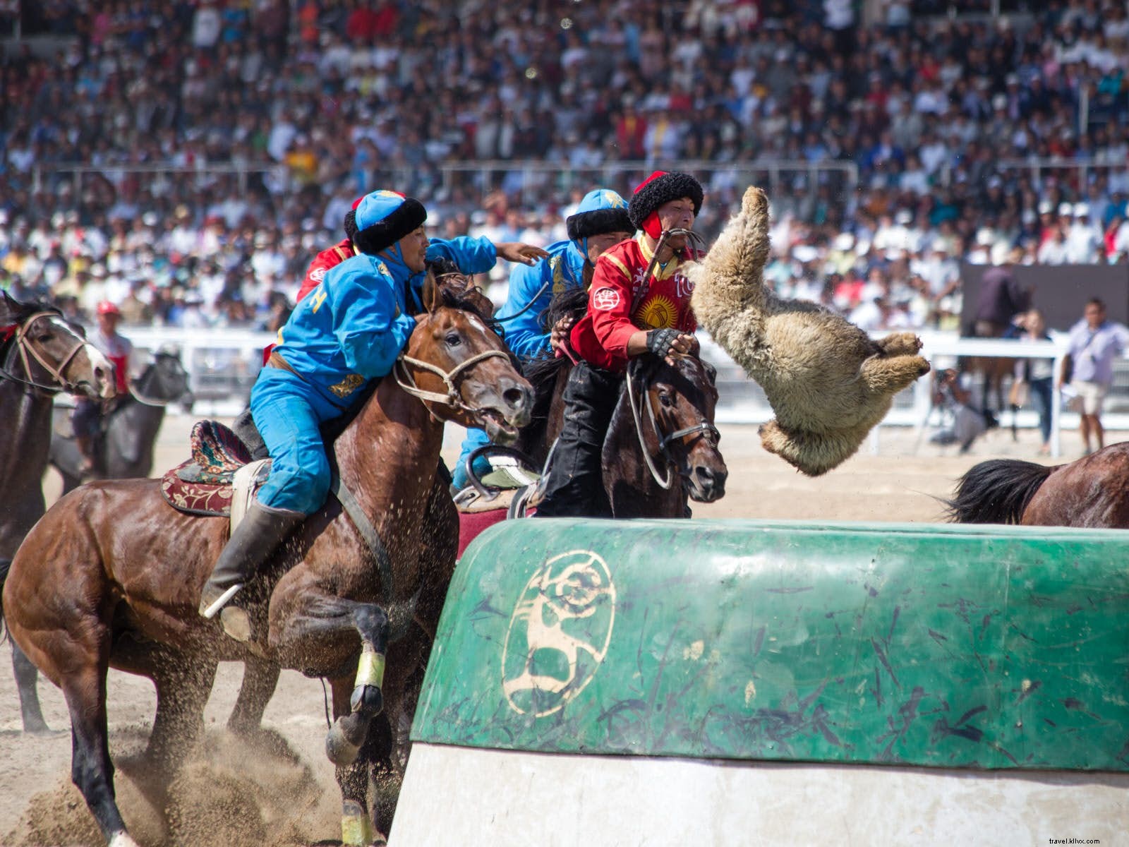 あなたが狂わないために必要なすべて：キルギスタンでの世界遊牧民競技大会に参加する方法 