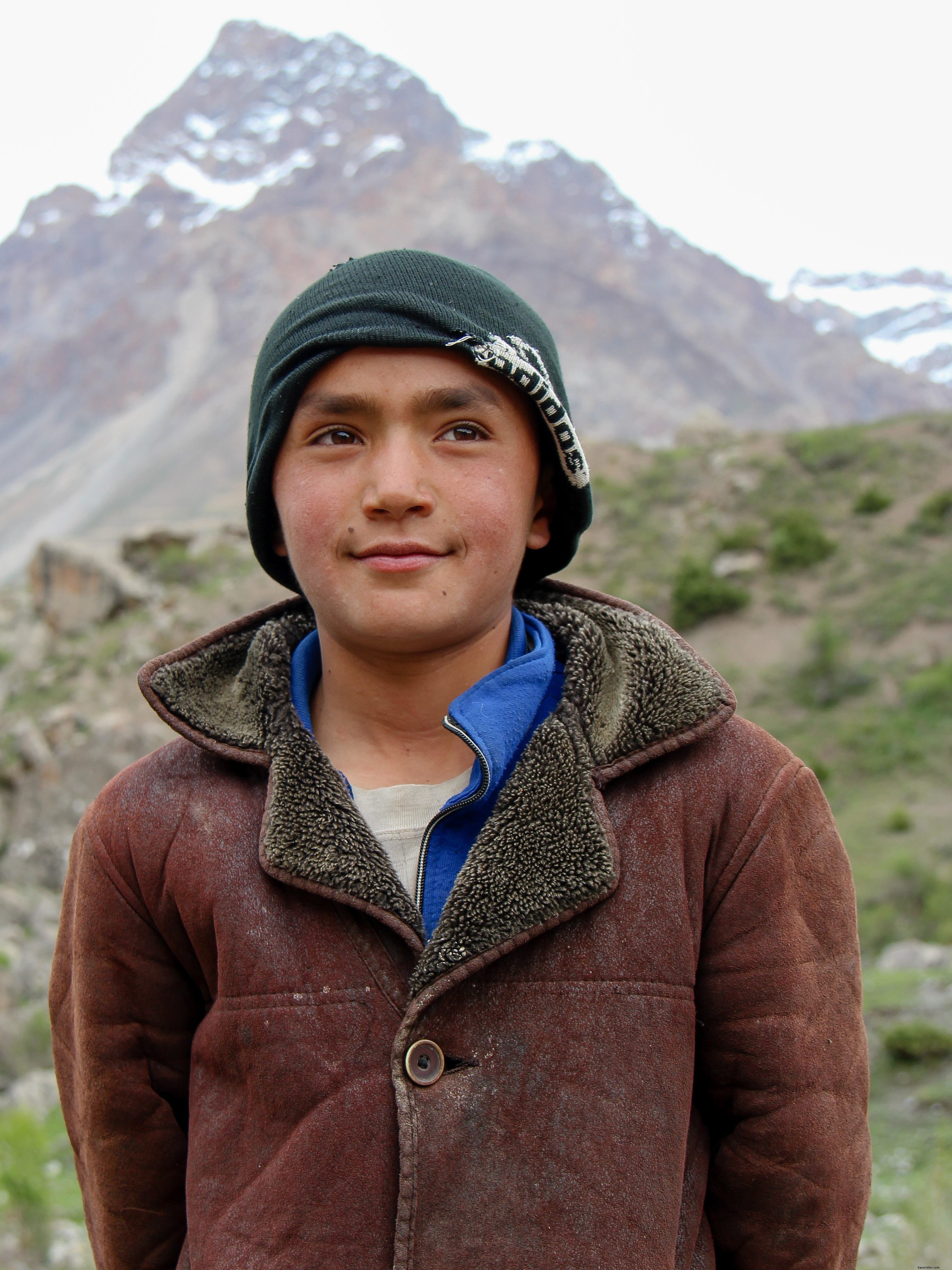 Picos y familias anfitrionas:las majestuosas montañas Fan de Tayikistán en imágenes 
