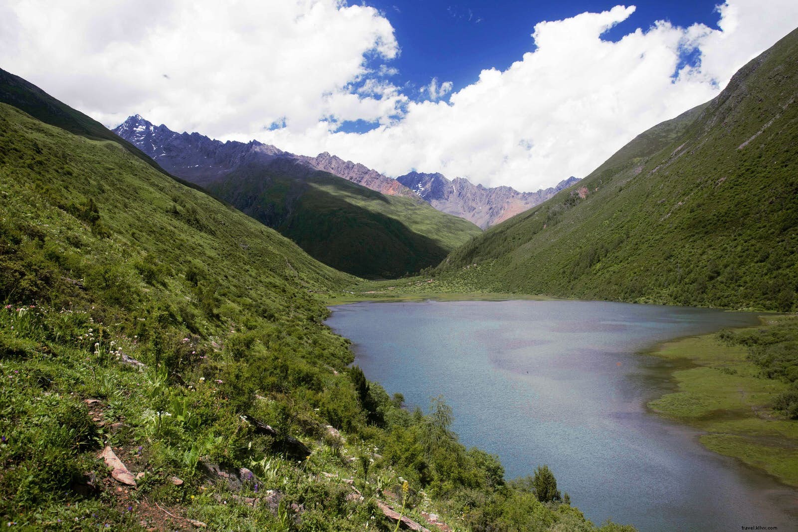 Finding Four Sisters:lembah rahasia Himalaya Sichuan