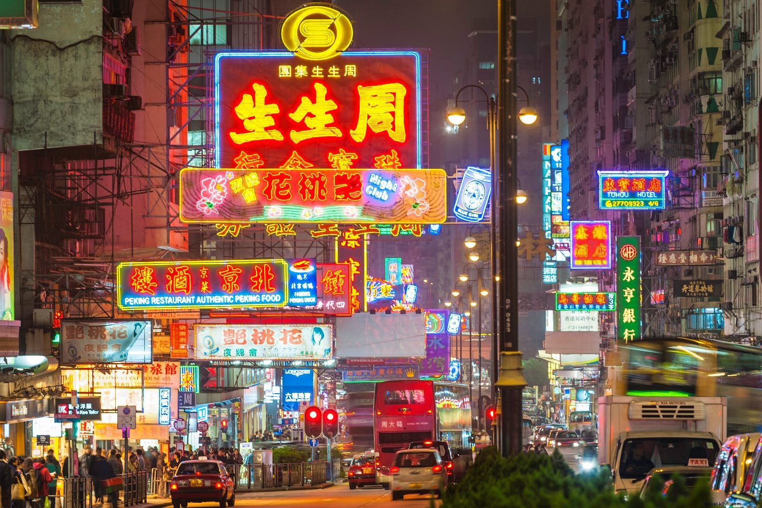九龍のダークサイド：夜の香港半島 