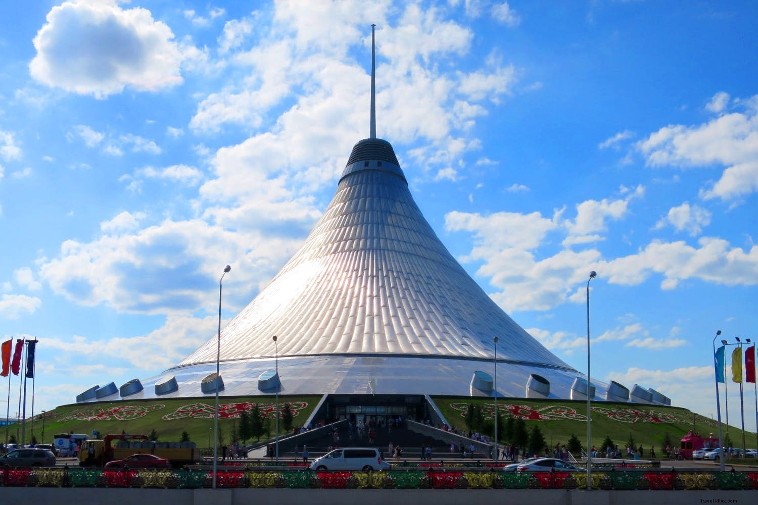 Un tour dell architettura stravagante e meravigliosa di Astana 