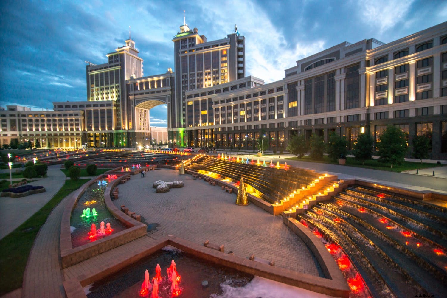 Une visite de l architecture loufoque et merveilleuse d Astana 