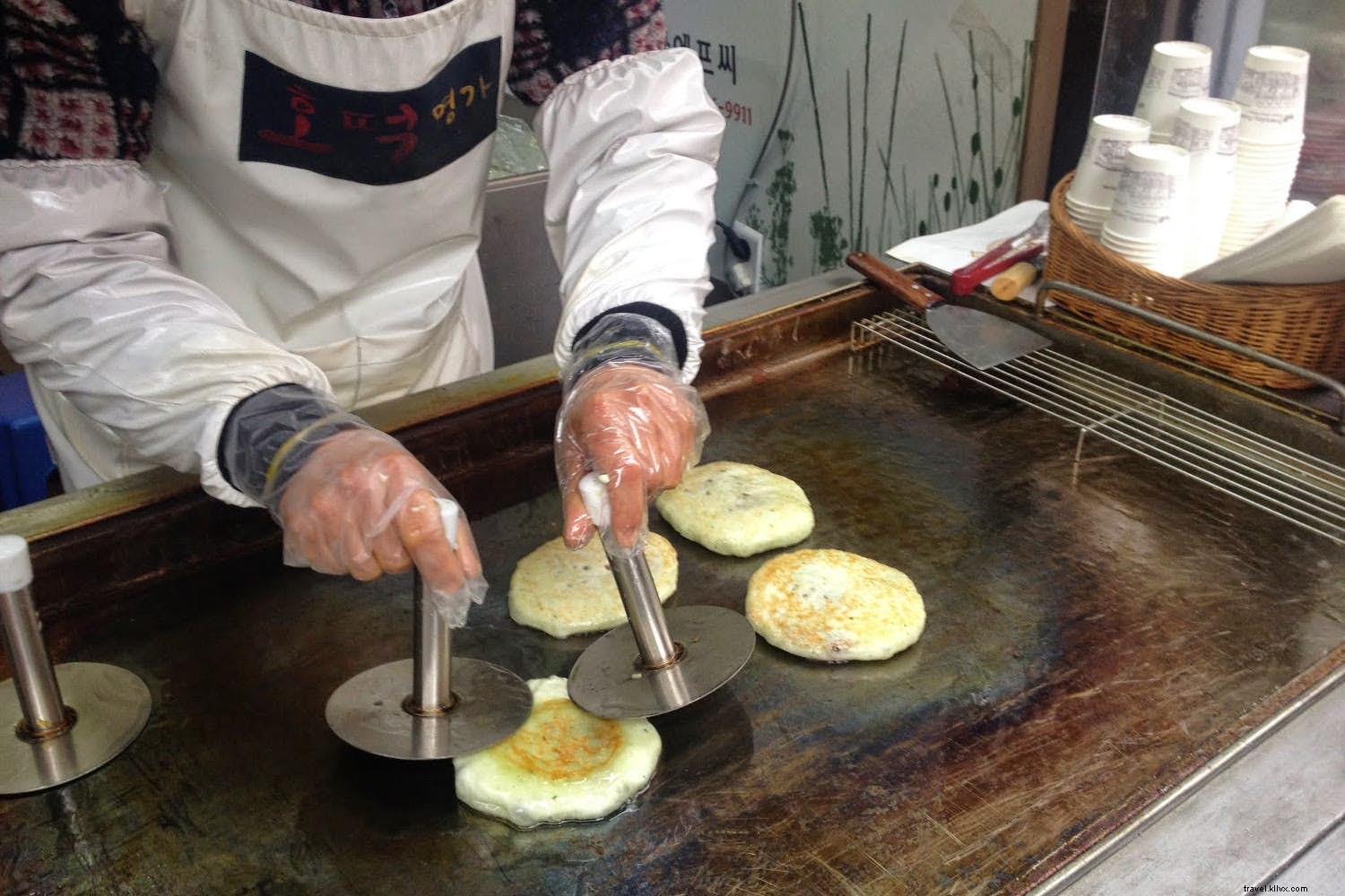 空腹の旅行者向け韓国の屋台の食べ物ガイド 