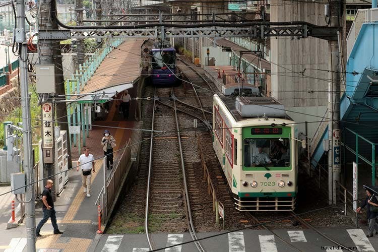 日本の新幹線「弾丸列車」の50周年を祝う 