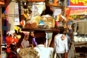 Como comer comida callejera india de forma segura 