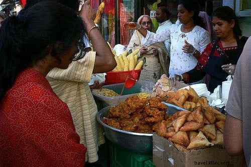 Como comer comida callejera india de forma segura 