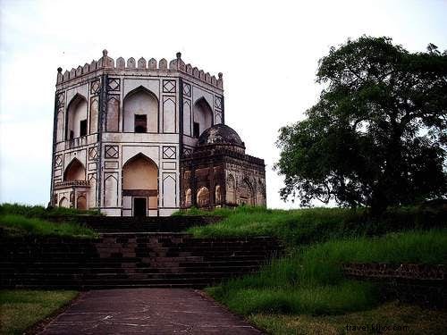 Metrópole esquecida da Índia:ruínas que valem um desvio 