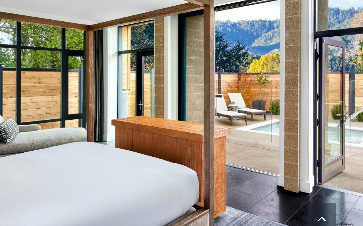 Mergulhe na sua própria piscina privada nestes luxuosos quartos de hotel 