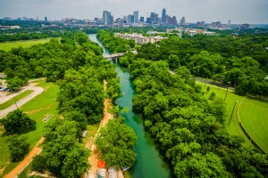 Caminando por las ciudades:planifique su viaje por el centro de Austin 