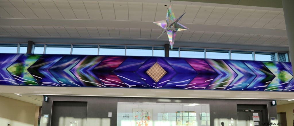 Pesona Seni di Terminal 2:Iluminasi Geometris Philip Noyed 