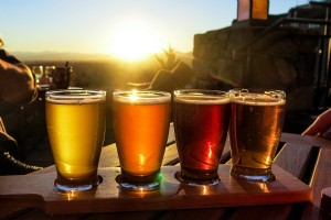 （ビール）グラスを上げる：ホップ愛好家のための5つの必見の空港バー 