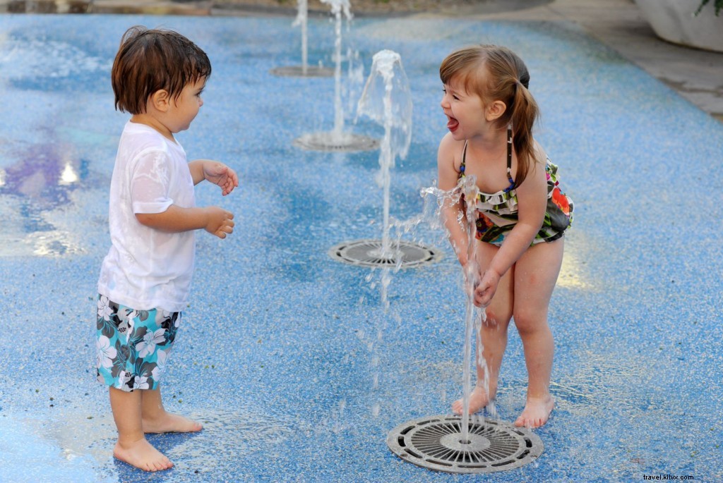 Tempe splash pad dan taman air menyenangkan musim panas ini 