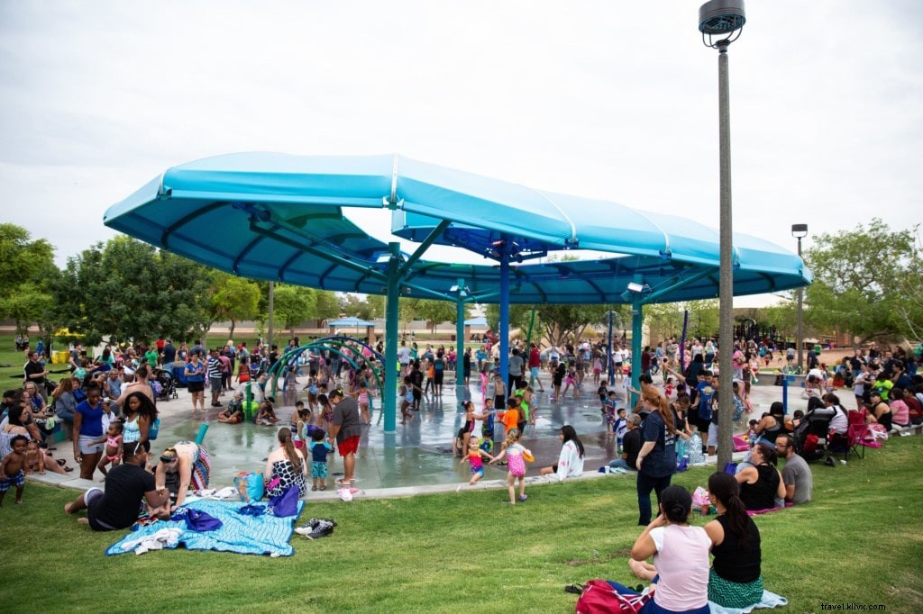 Respingos de água de Tempe e diversão no parque aquático neste verão 