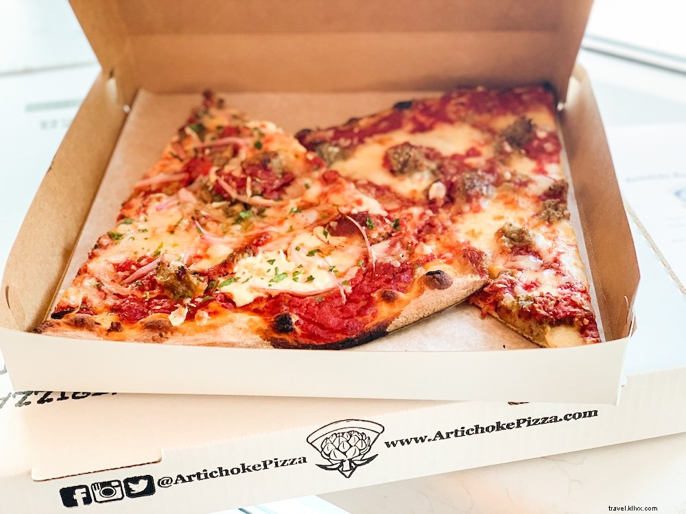 Dapatkan Pizza by the Slice di Restoran Tempe ini 