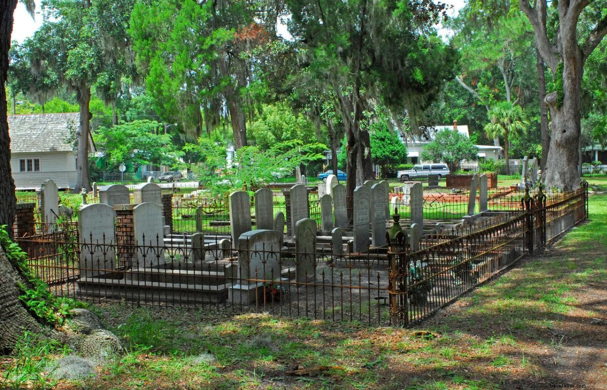 Cemitérios históricos das Ilhas Douradas 