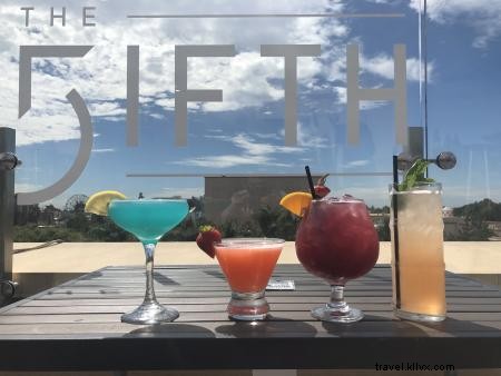 Onde Comer em Anaheim:The FIFTH Restaurant &Rooftop Bar 