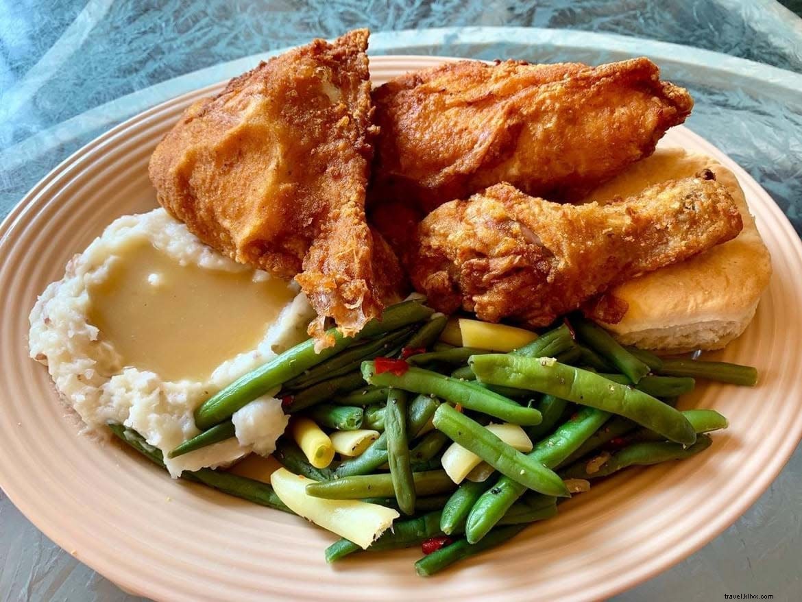 5 Tempat Makan Ayam Goreng Terbaik di dan Sekitar Anaheim 