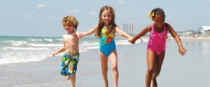 Liburan Musim Semi Keluarga Anda Milik di Pantai 