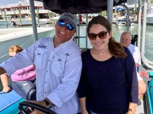 Melihat Lumba-lumba dengan Petualangan Gelombang Biru Dolphin Watch Cruise 