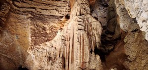 célébrer l année des grottes et du karst en visitant une grotte cette année. 