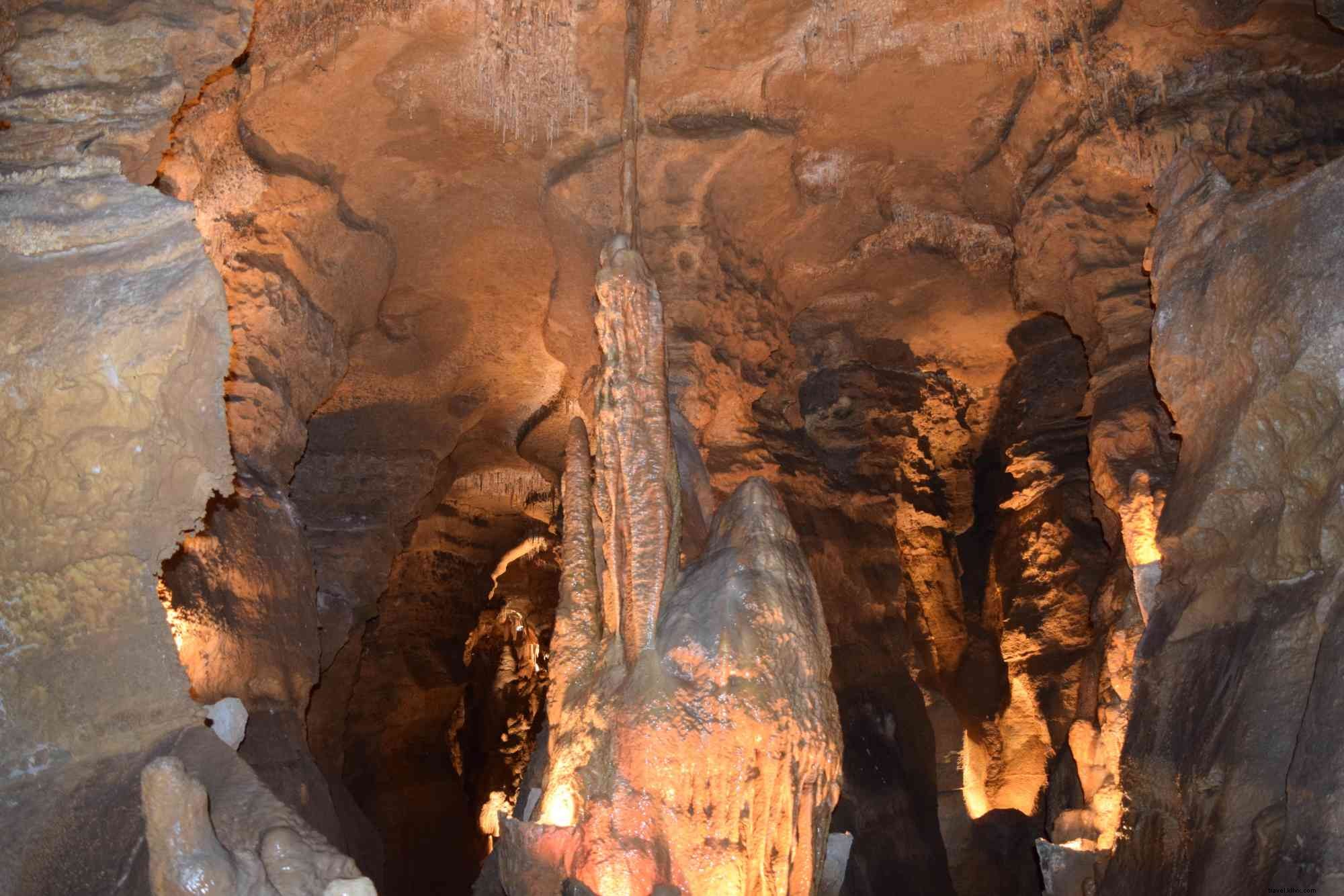 elebrate National Caves &Karst com Lincoln Caverns e Whisper Rocks 