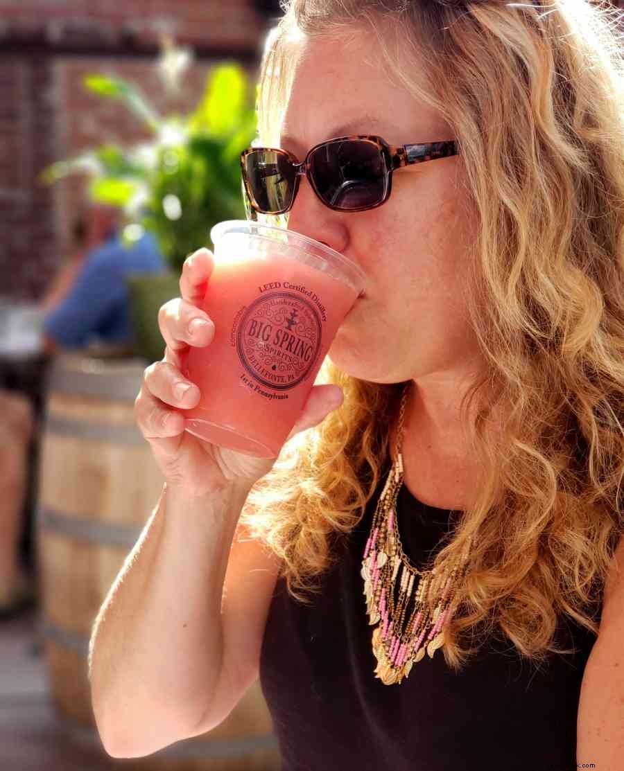 mangez la chaleur estivale avec un cocktail glacé du Central PA Tasting Trail 