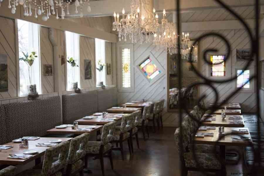 Restaurantes est para encontros e viagens românticas em Happy Valley 