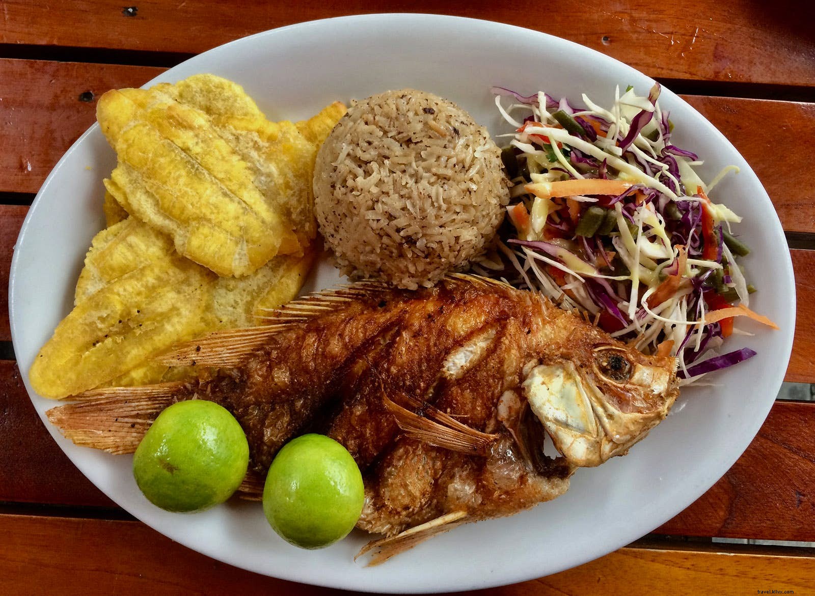 Di mana menemukan makanan lokal yang lezat di Kolombia 