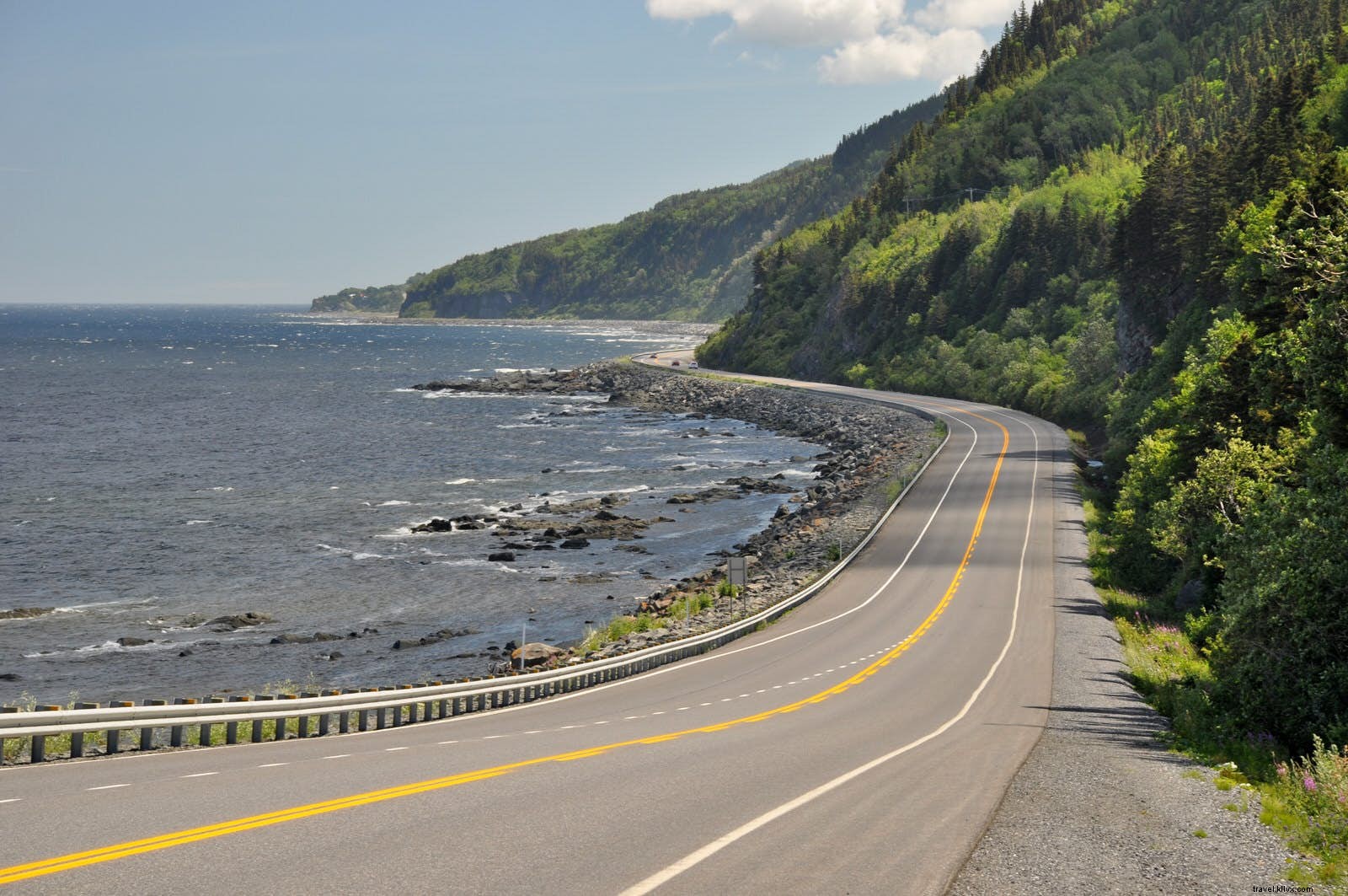 De la autopista a las olas altas:cinco viajes por carretera costeros fuera de lo común 