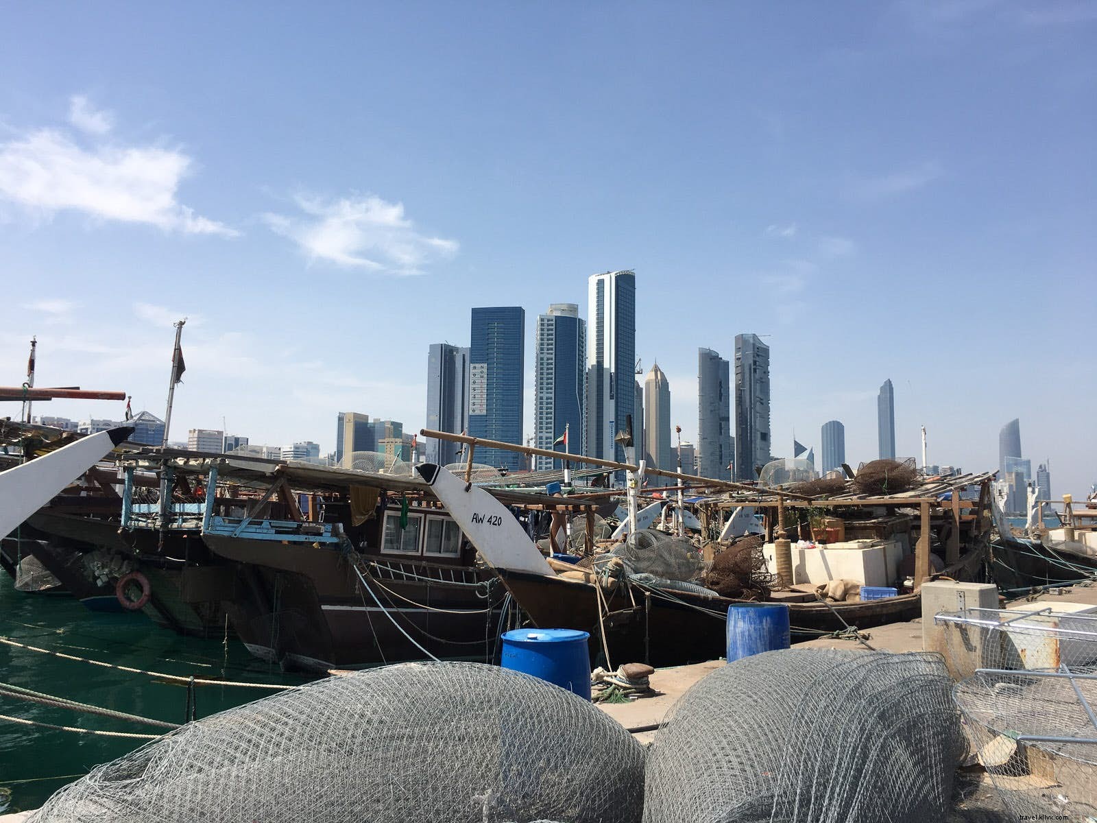 Abu Dhabi con un budget:come vedere il meglio della città spendendo meno 