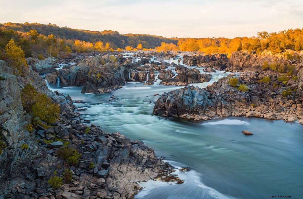 10 Tempat Spektakuler Untuk Melihat Dedaunan Musim Gugur di Virginia Yang Bukan Taman Nasional Shenandoah 