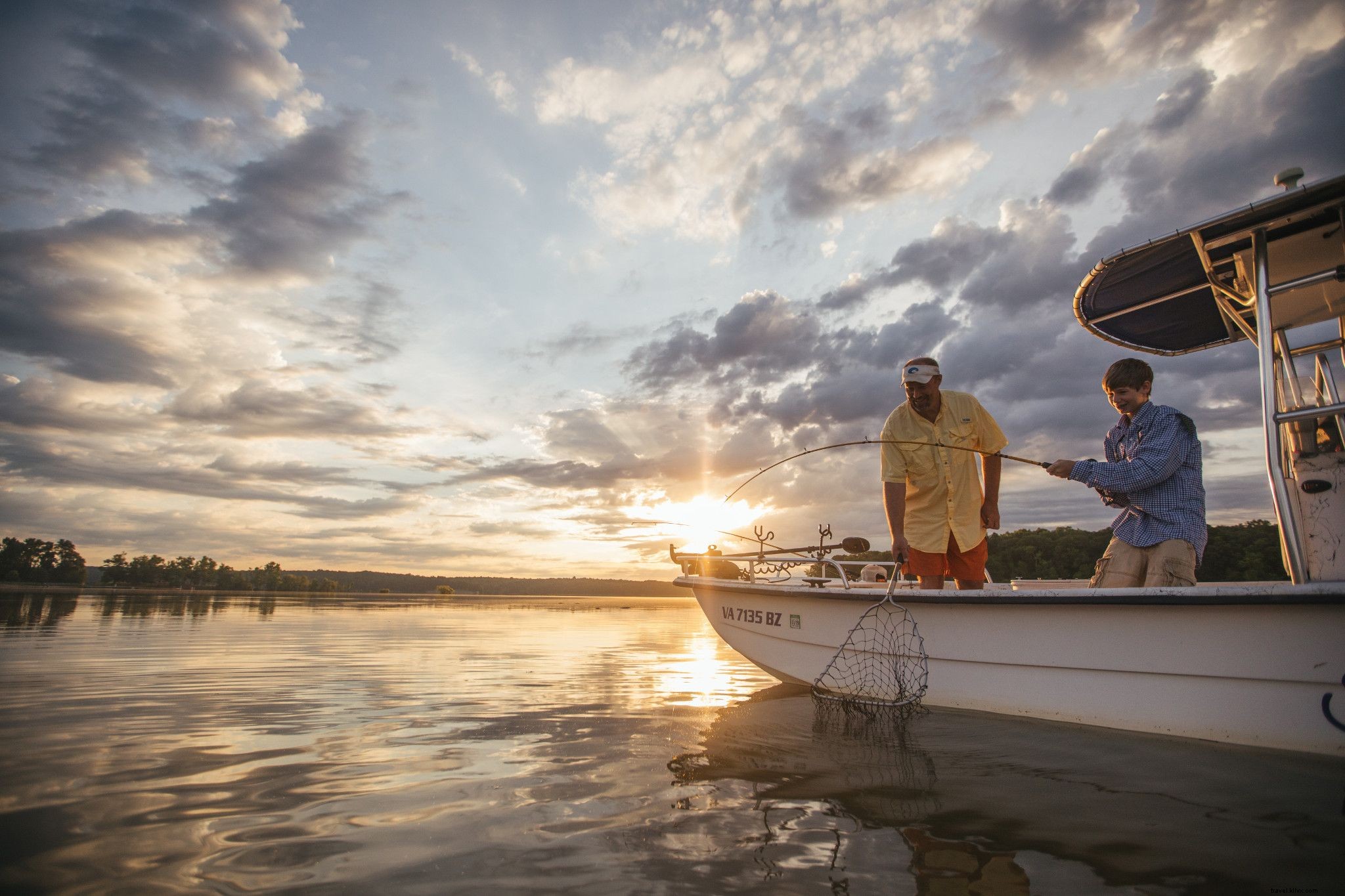アウトドアアドベンチャーのためのバージニア州の10の見事な湖 