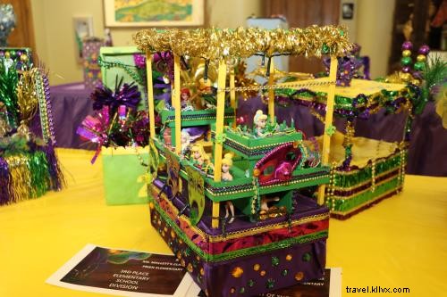 Mardi Gras Shoebox Floats - Idée d artisanat amusante pour les enfants ! 