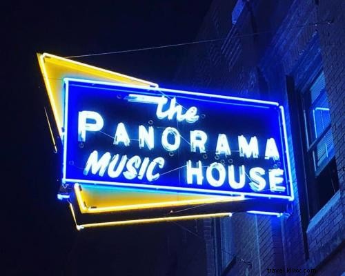 Panorama Music House- Música, Comida, y Moore 