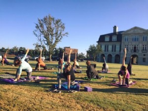 Lake Charles celebra la giornata internazionale dello yoga 🧘 